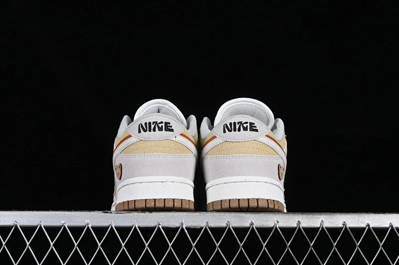 All Categories Nk SB Dunk Series Nk SB Dunk Low Low-top sneakers Cost-effective version Nk SB Dunk Low "85" double hook SB low-top sports and leisure sneakers DO9457-109